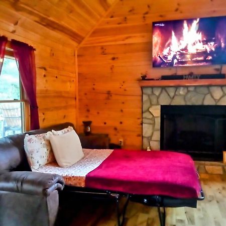 Hot-Tub 6 Seater, Fire-Pit, Master King Bed, Wineries, Pickleball, Resort Amenities Ellijay Exterior photo